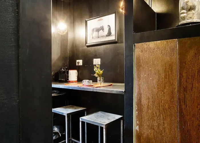Apartment Hostmate - - Sammartini's Cave- *